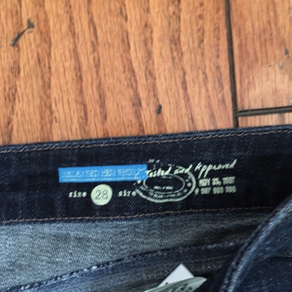 Short denim shorts never worn - Picture 4 of 5